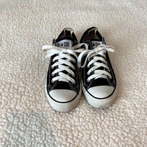 Chuck Taylor Low Top Converse!